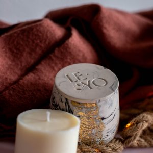 Contenant en marbré blanc et noir