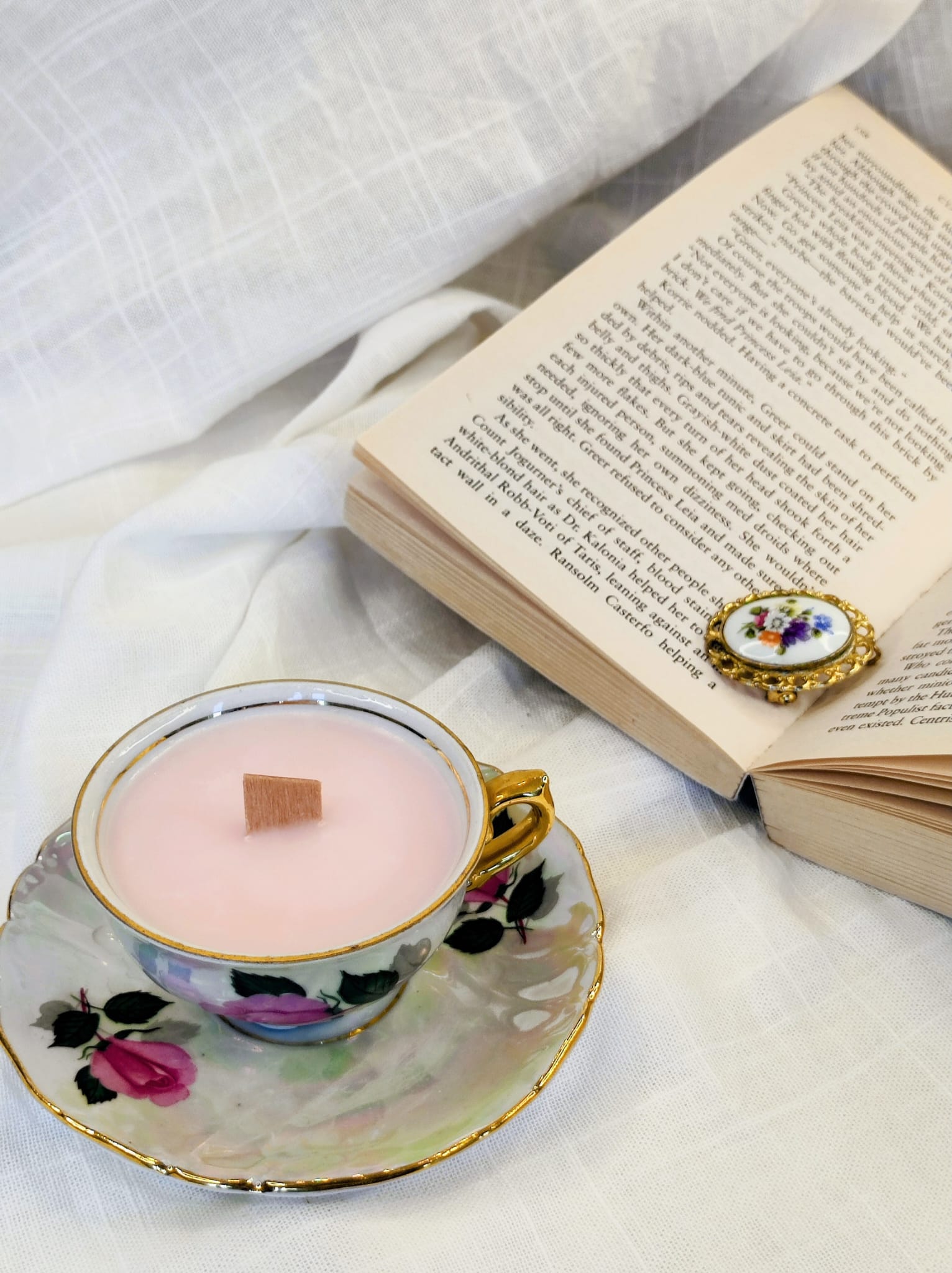 Bougie rose jasmin tasse ancienne vintage