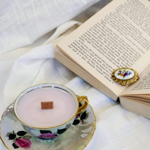 Bougie violette tasse ancienne vintage